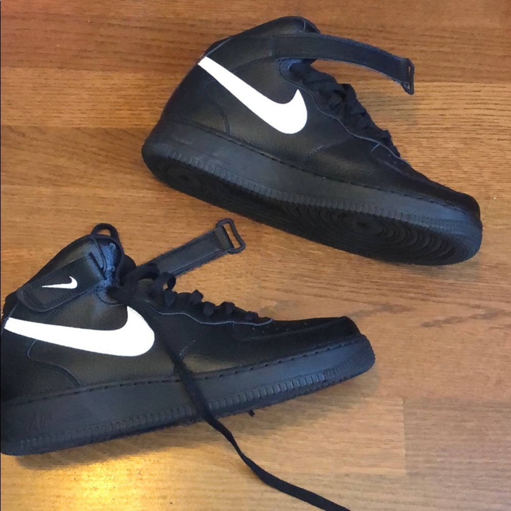 Air Force 1 Mid’s